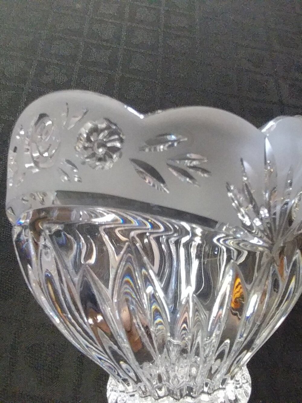 Oneida Crystal "Southern Garden" Scalloped Bowl